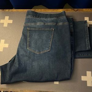 Croft & Barrow Girlfriend Pull-On Jeans 24W